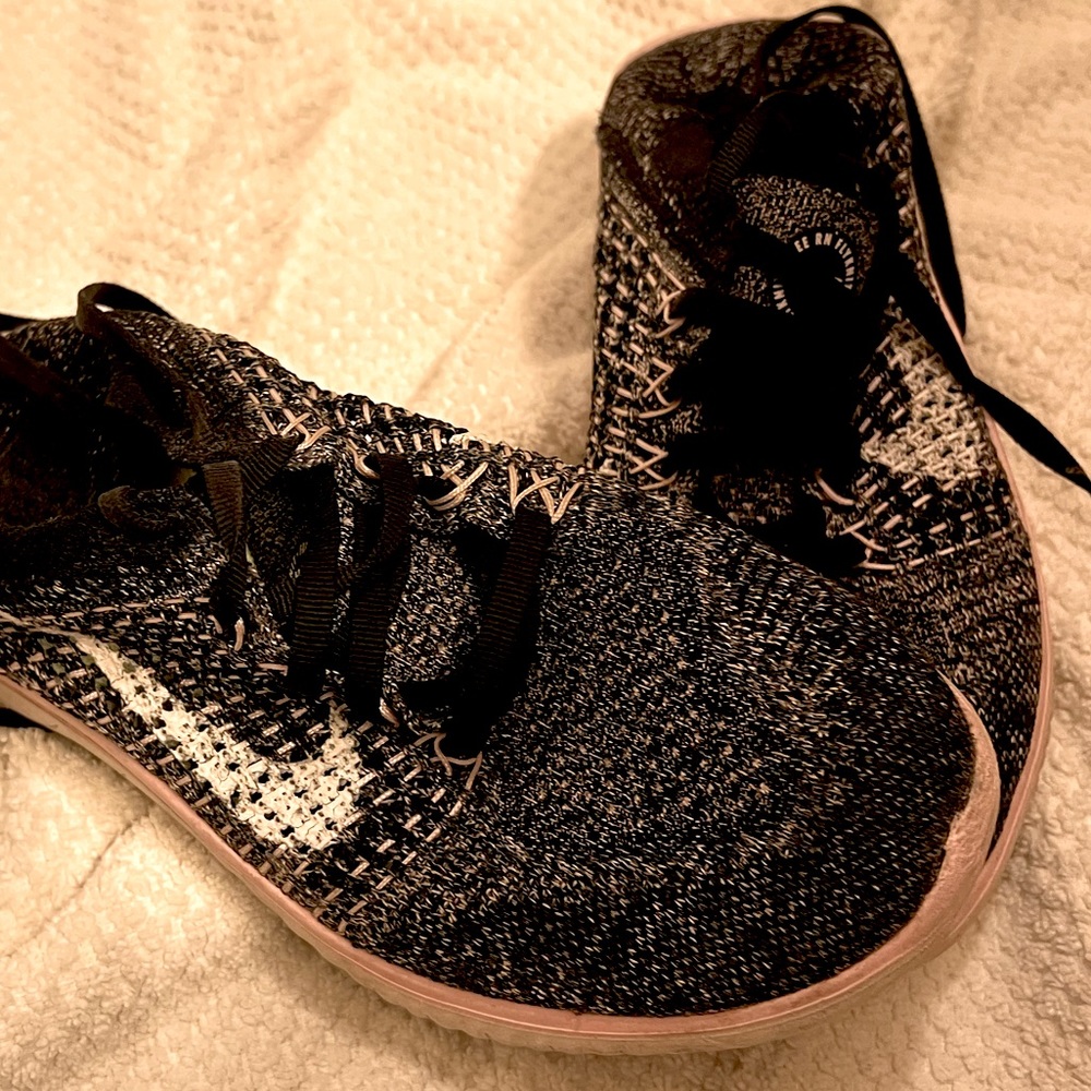 Nike flyknit Size 6